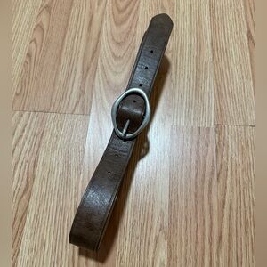 Brown Leather Women’s Belt with Oval Buckle